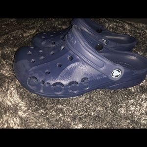 crocs